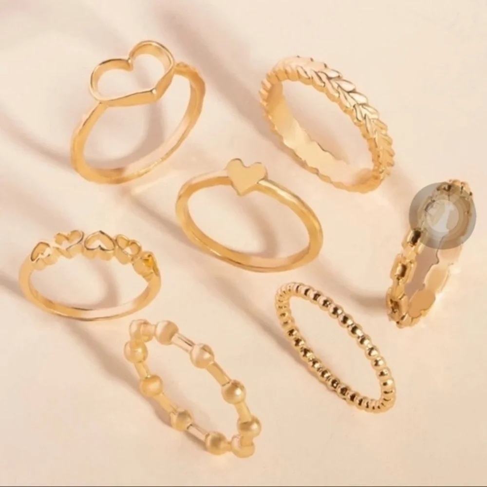 3/$30 💛 Dainty Ring Set - Picture 2 of 3